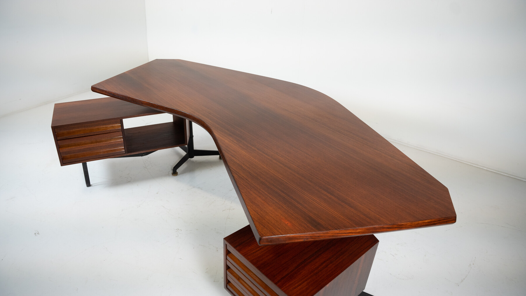 Boomerang T96 Desk by Osvaldo Borsani for Tecno, Italy, 1960s