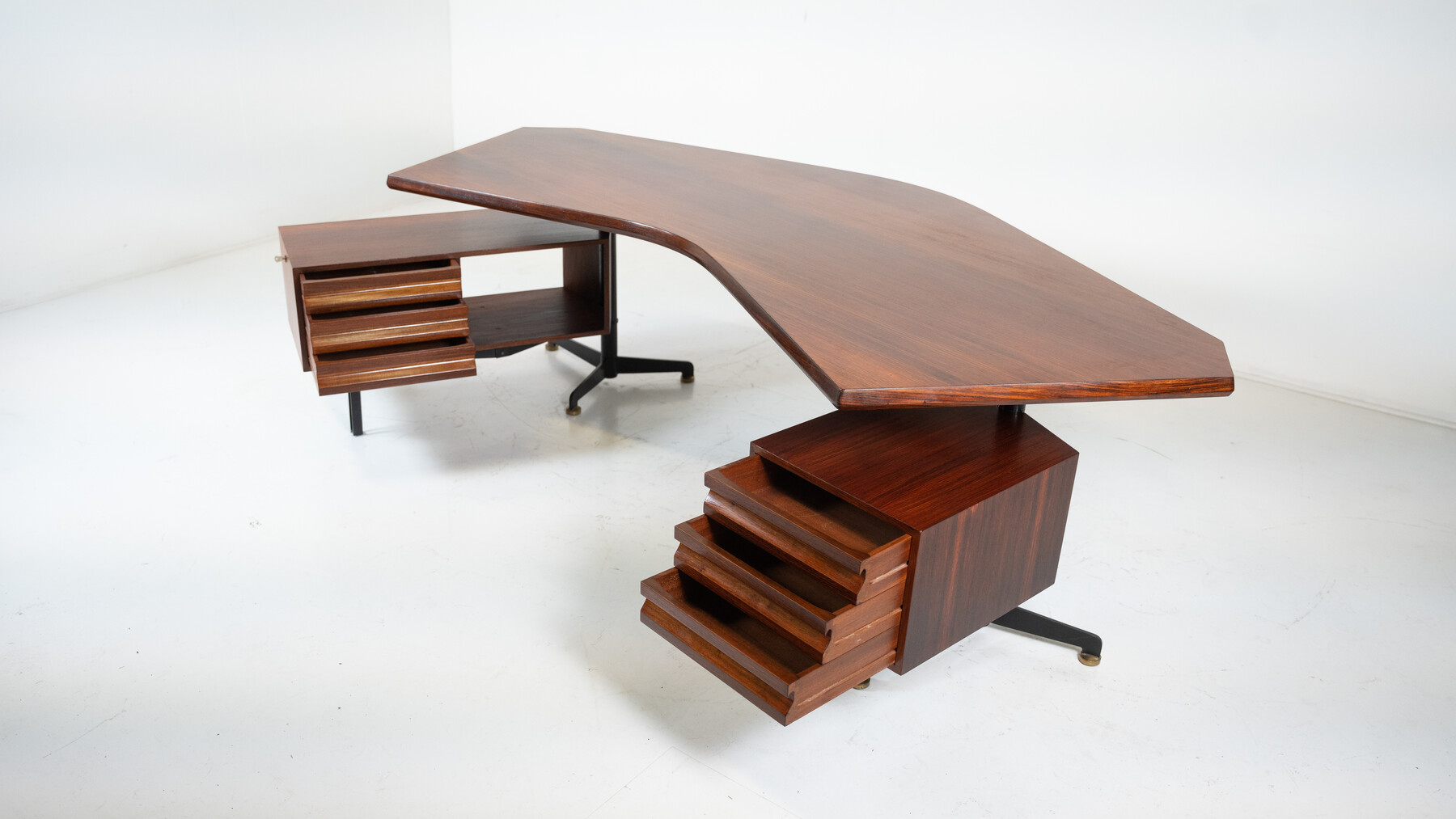 Boomerang T96 Desk by Osvaldo Borsani for Tecno, Italy, 1960s