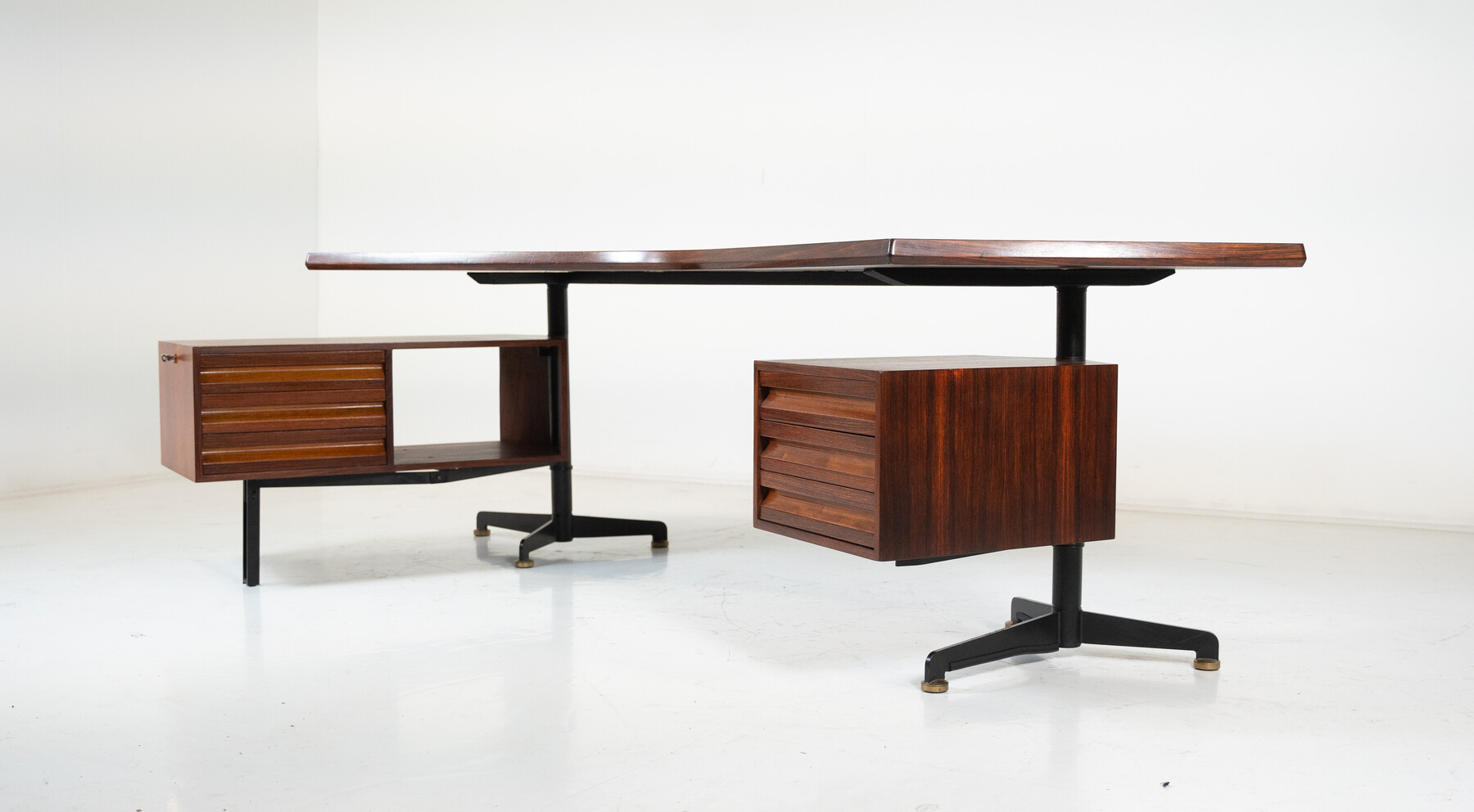 Boomerang T96 Desk by Osvaldo Borsani for Tecno, Italy, 1960s