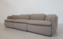 Confidential Sofa by Alberto Rosselli for Saporiti, Beige Boucle Fabric, Italy, 1970s - New Upholstery