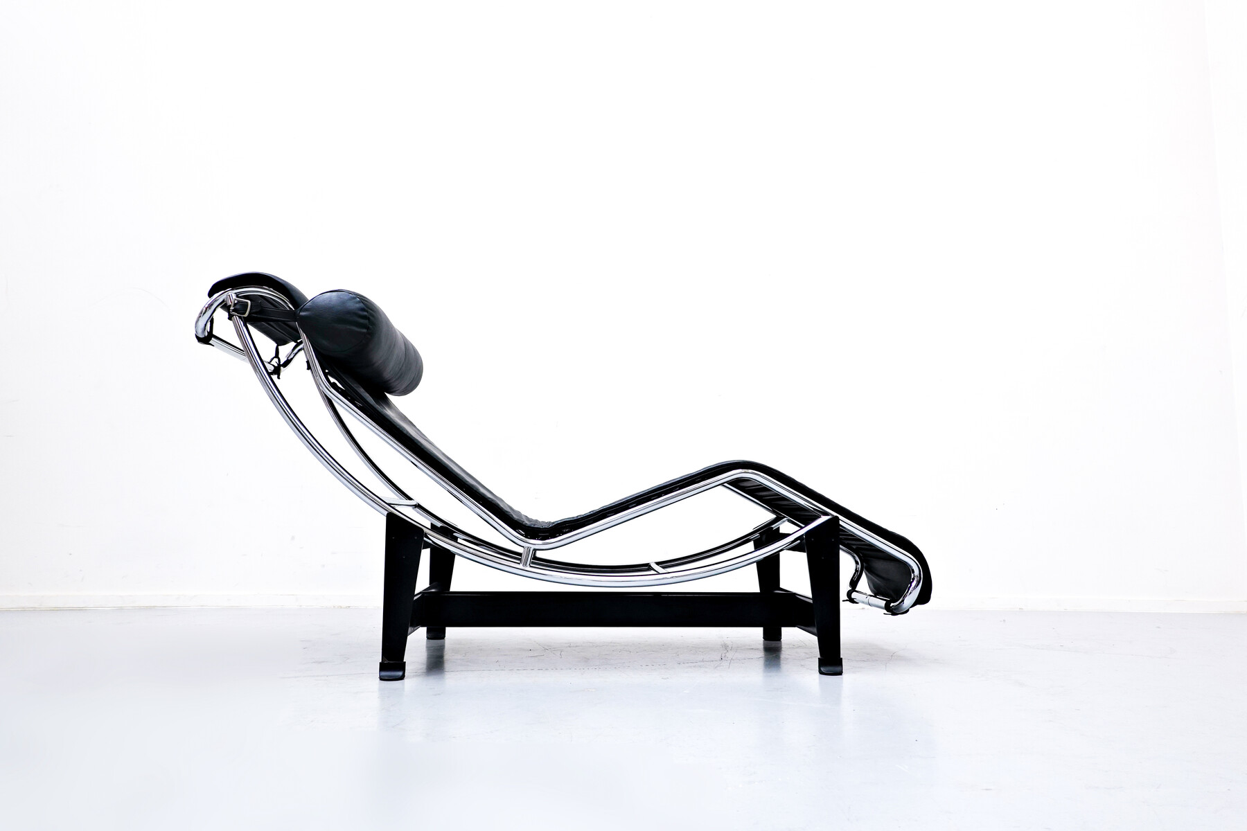 Cassina Le Miniature LC4 Chair - Black