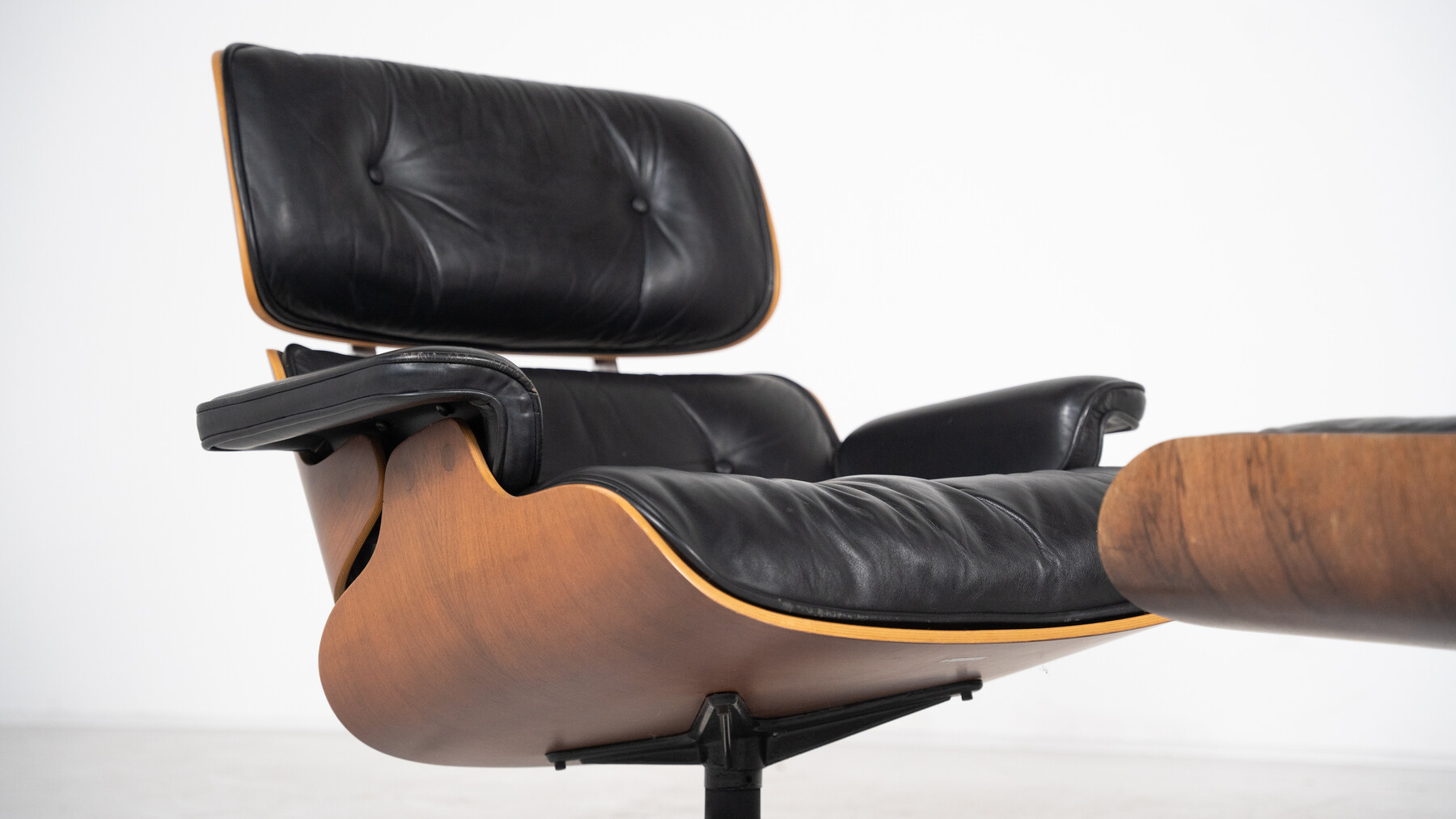 Mid-Century Lounge Chair and Ottoman by Charles & Ray Eames, 1980s