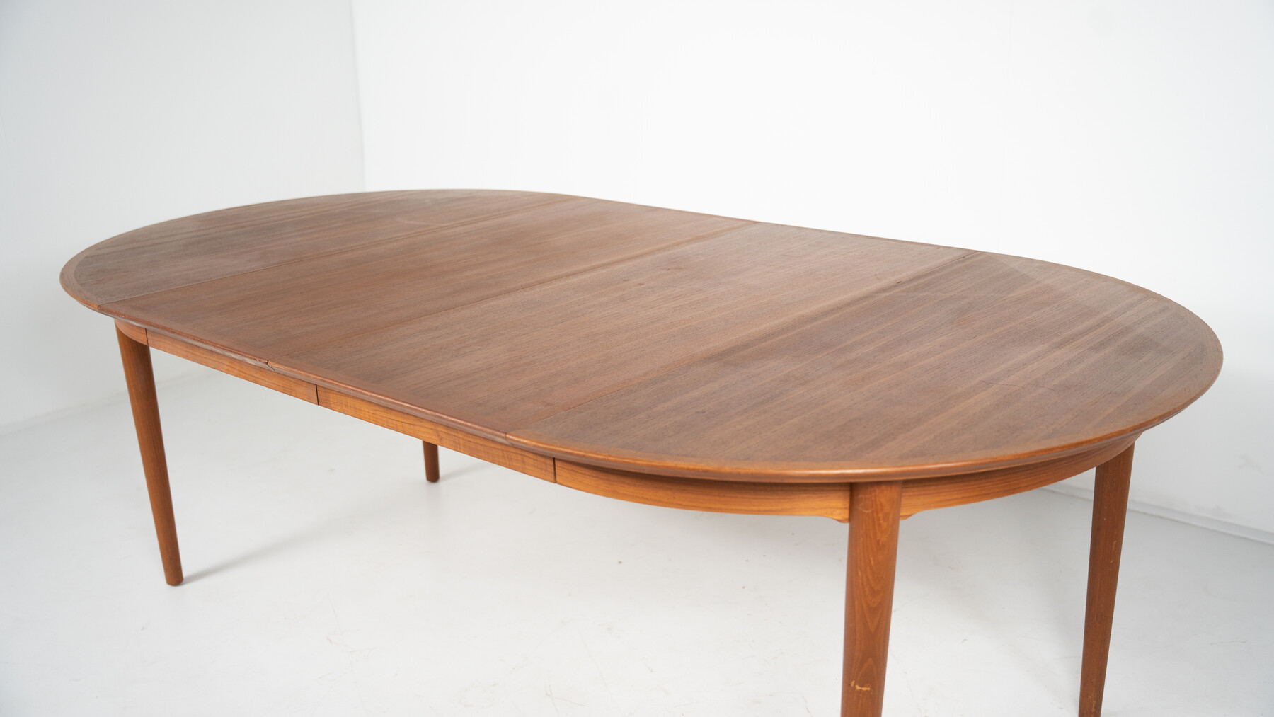 Mid-Century Modern Extendable Dining Table 