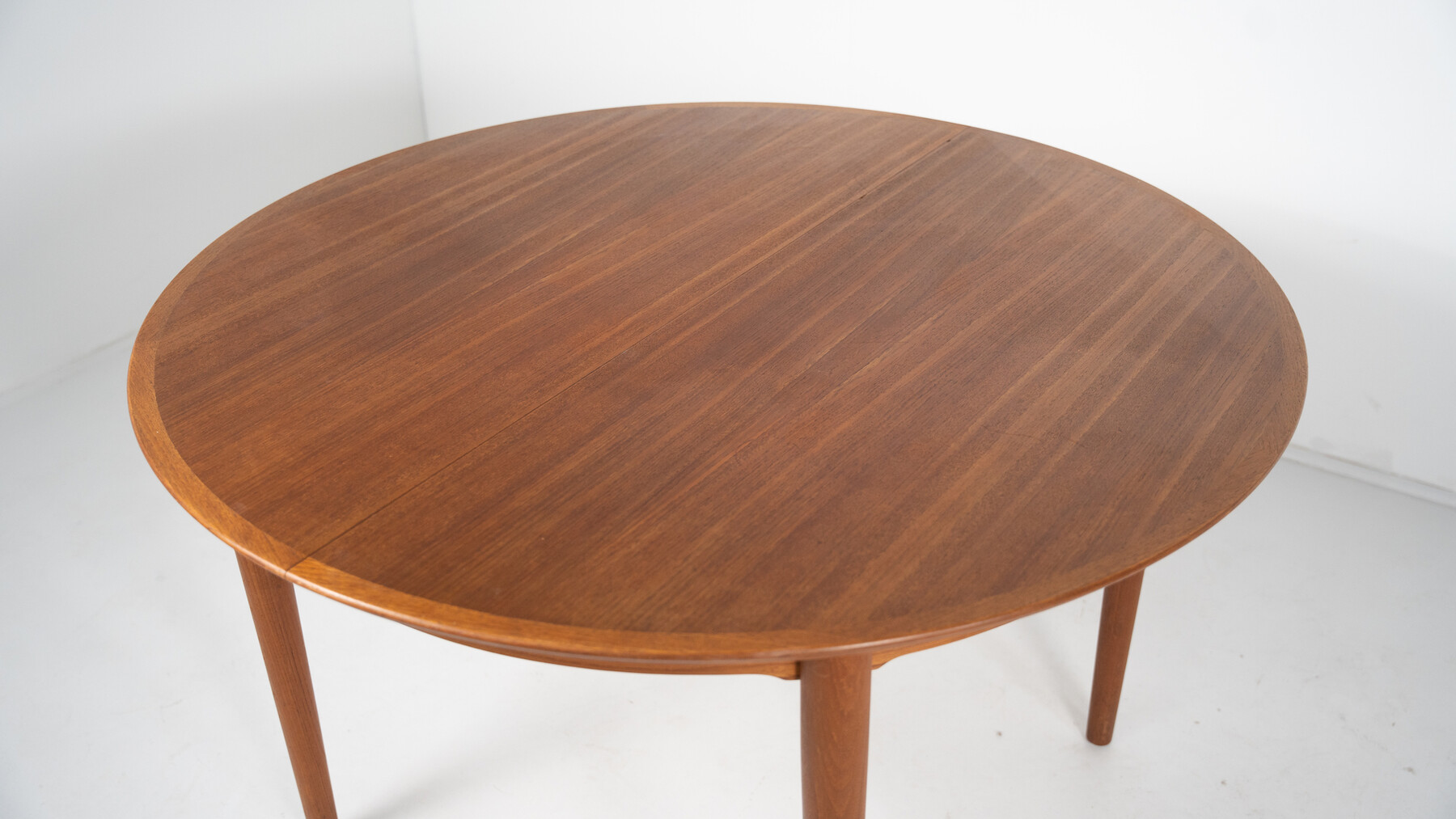 Mid-Century Modern Extendable Dining Table 