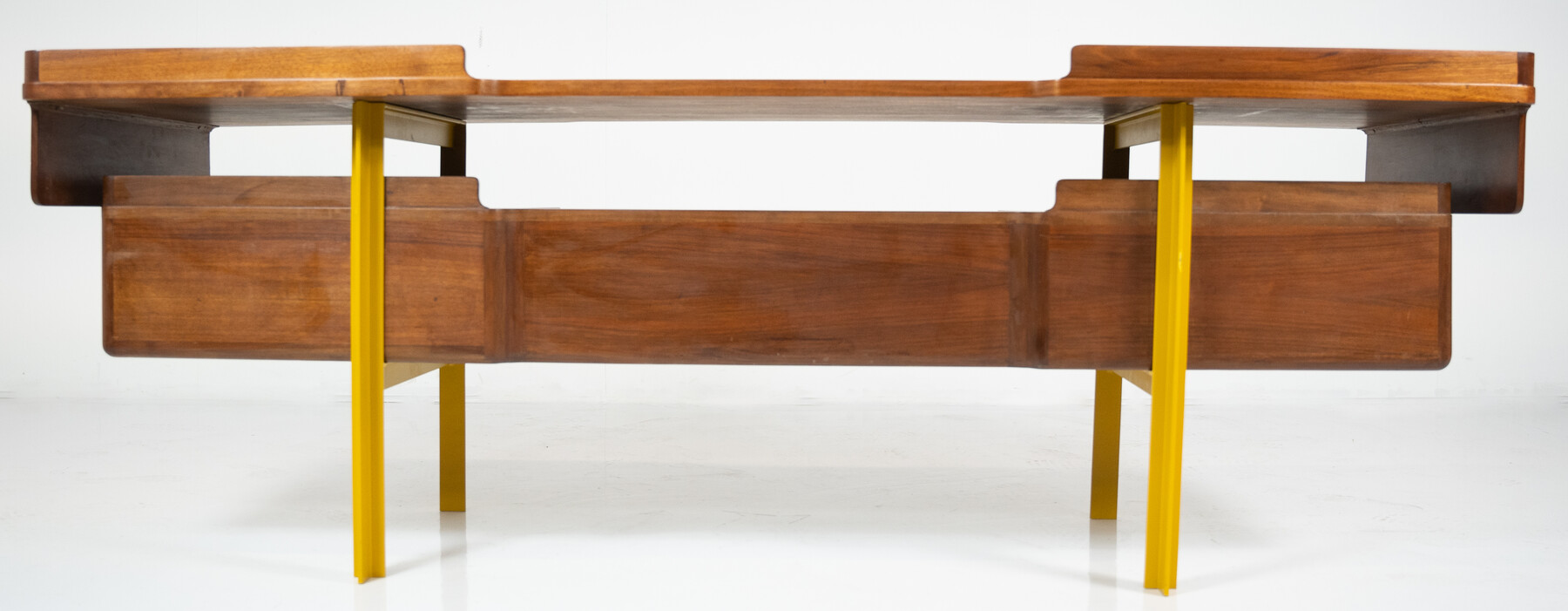 Mid-Century-Modern Italian wooden desk in walnut and metal, Italy, 1960 