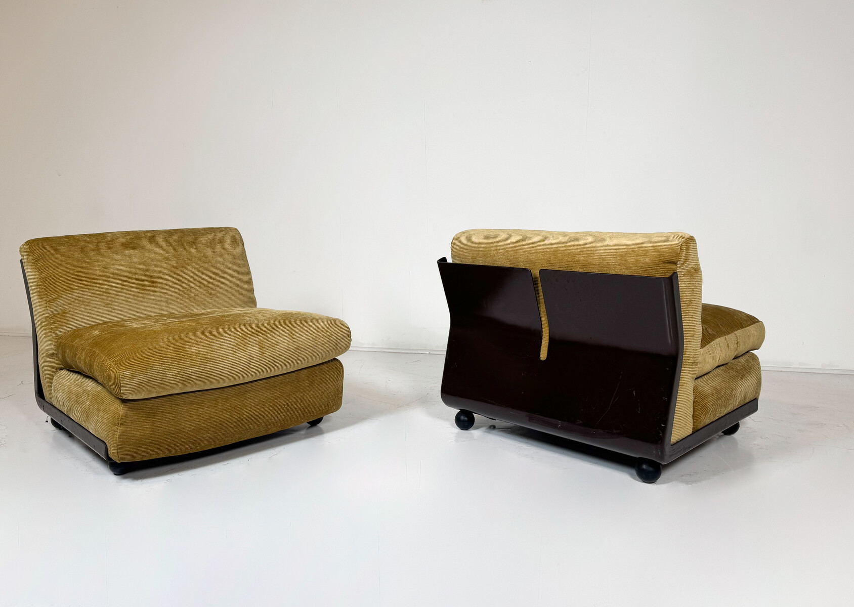 Mid-Century Modern Pair of 