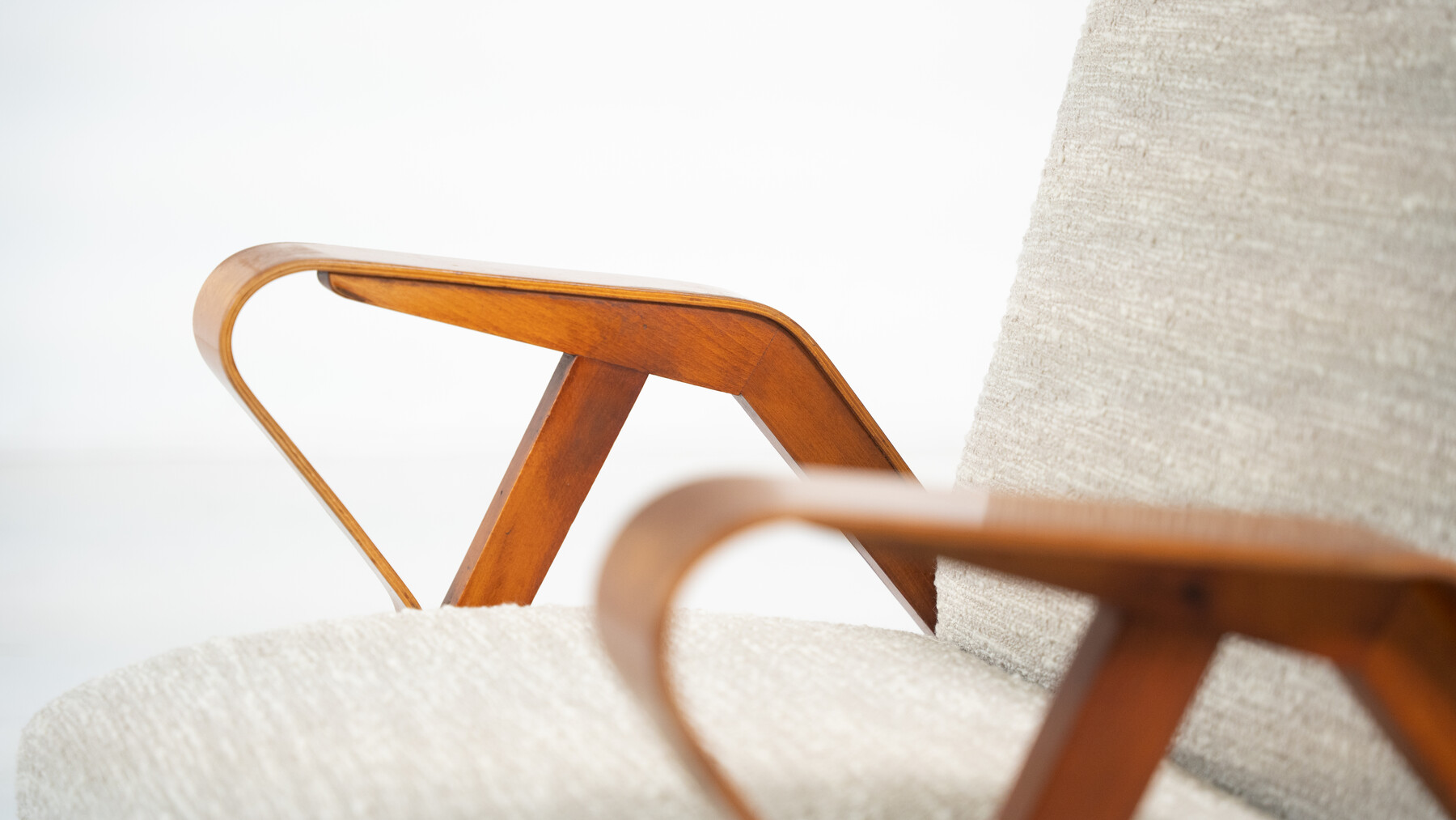 Mid-Century Modern Pair of Armchairs by Frantisek Jirak for Tatra, 1950s - New Uphostery