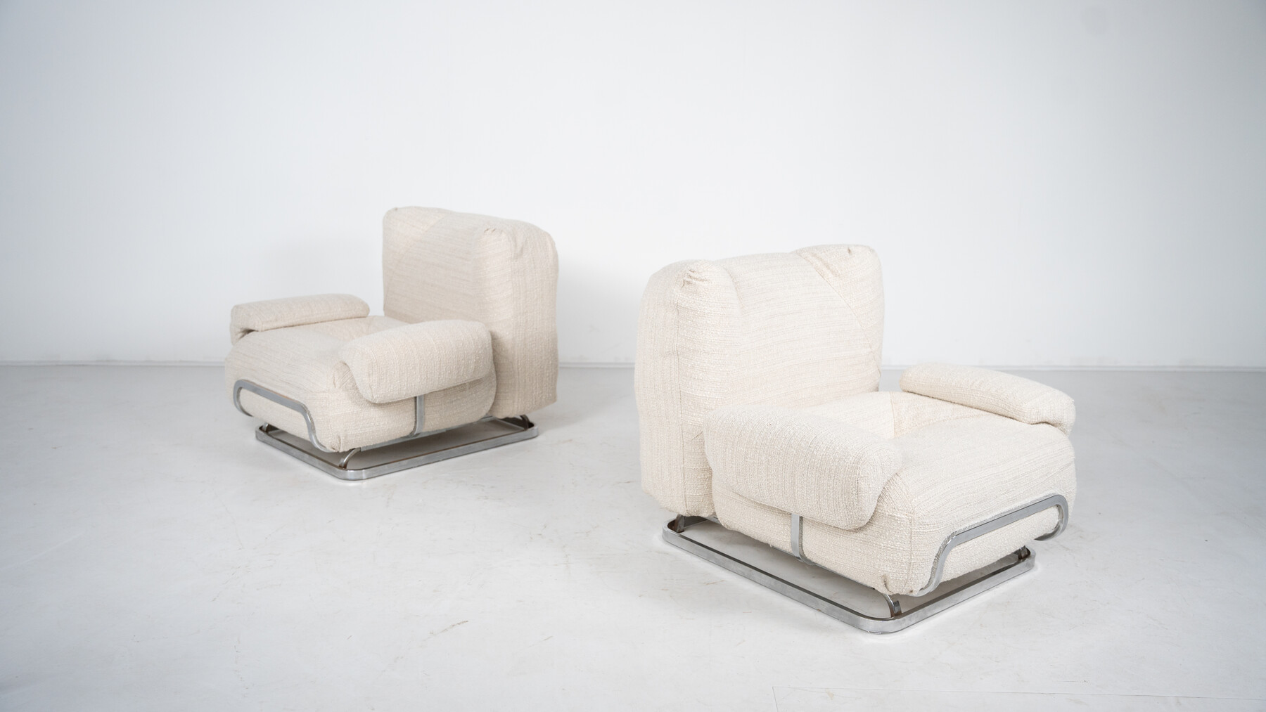 Mid-Century Modern Pair of Armchairs, Chrome and boucle Fabric