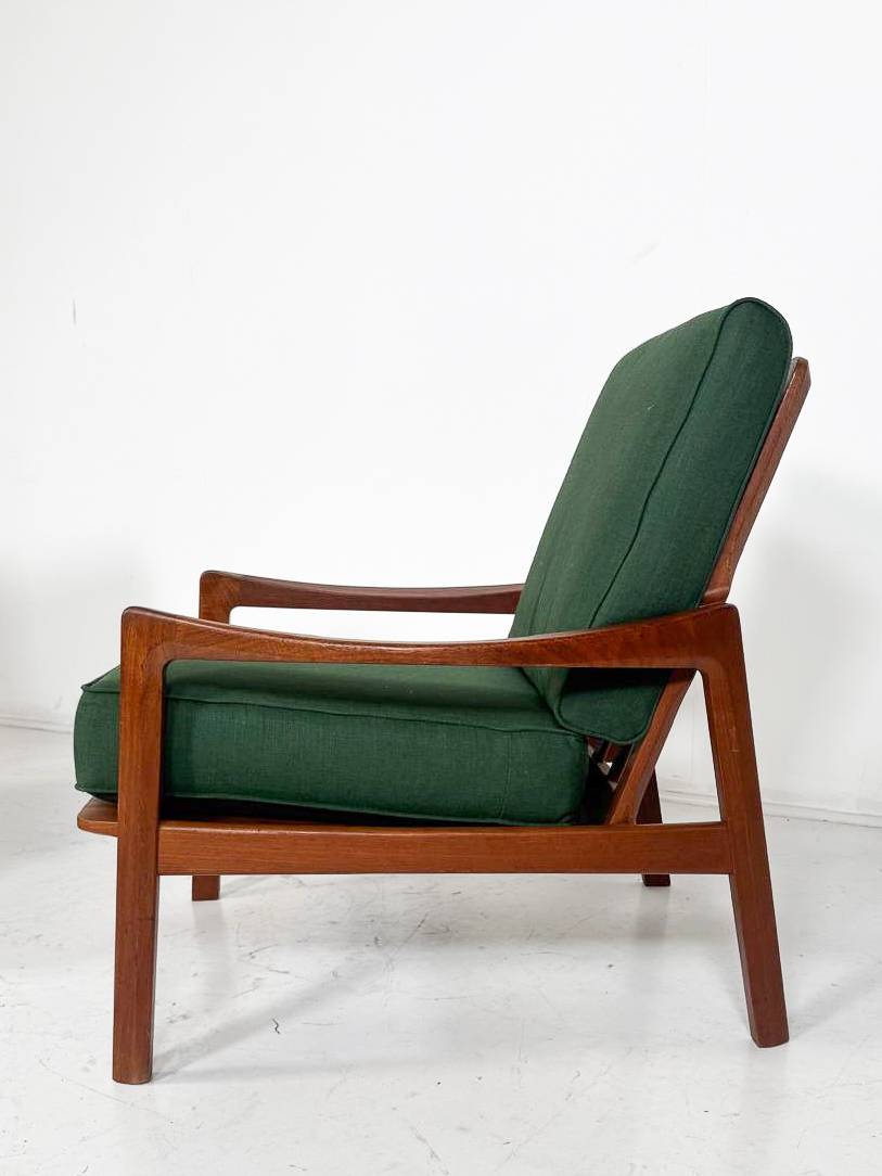 Mid-Century Modern Pair of Armchairs, Wood and Fabric,1960s - New Upholstery