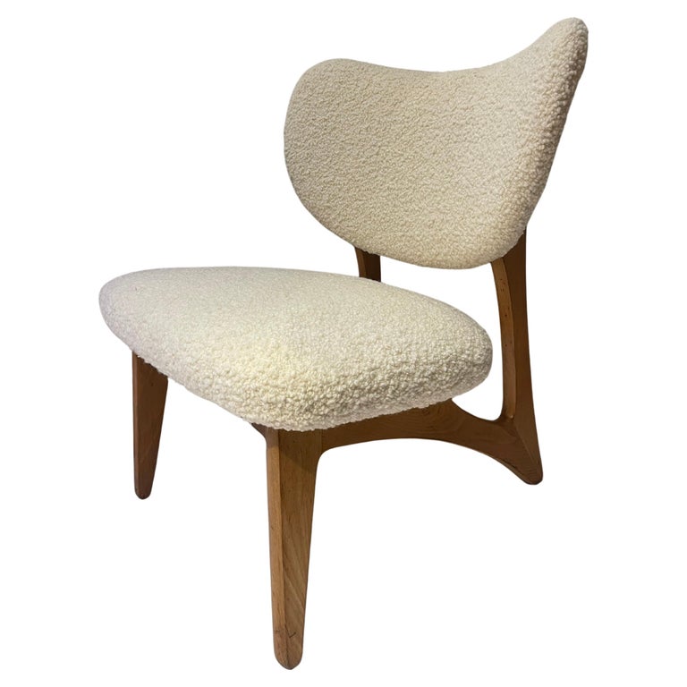 Mid-Century Modern Pair of Armchairs, Wood and White boucle, Italy, 1950s