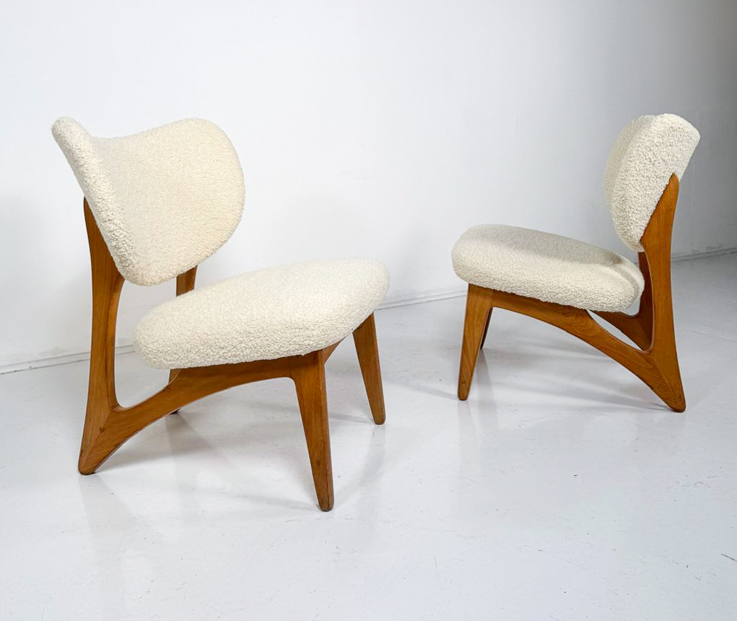 Mid-Century Modern Pair of Armchairs, Wood and White boucle, Italy, 1950s