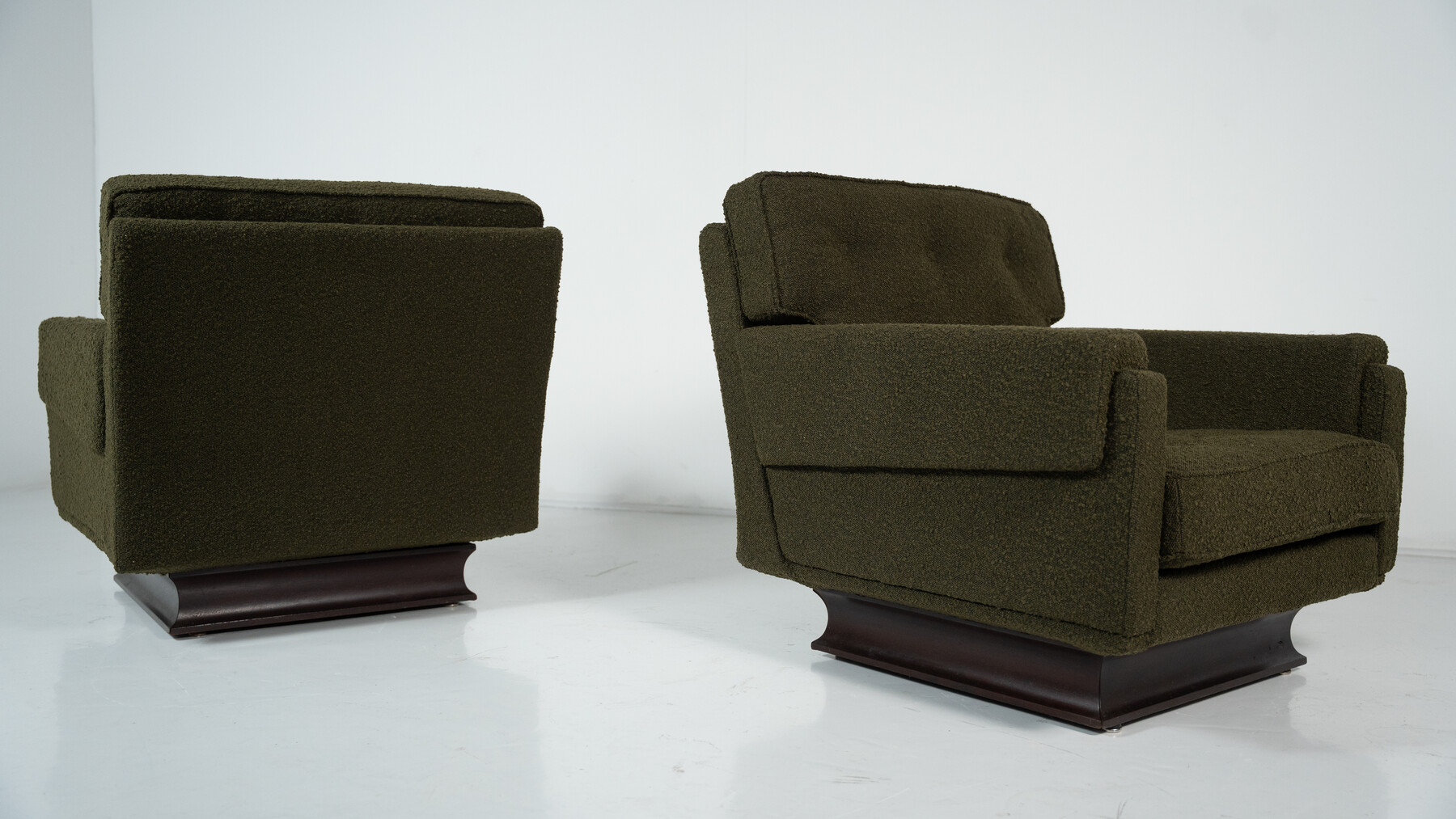 Mid-Century Modern Pair of Club Armchairs