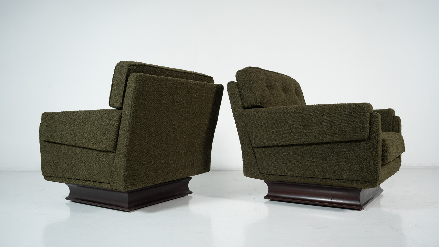 Mid-Century Modern Pair of Club Armchairs