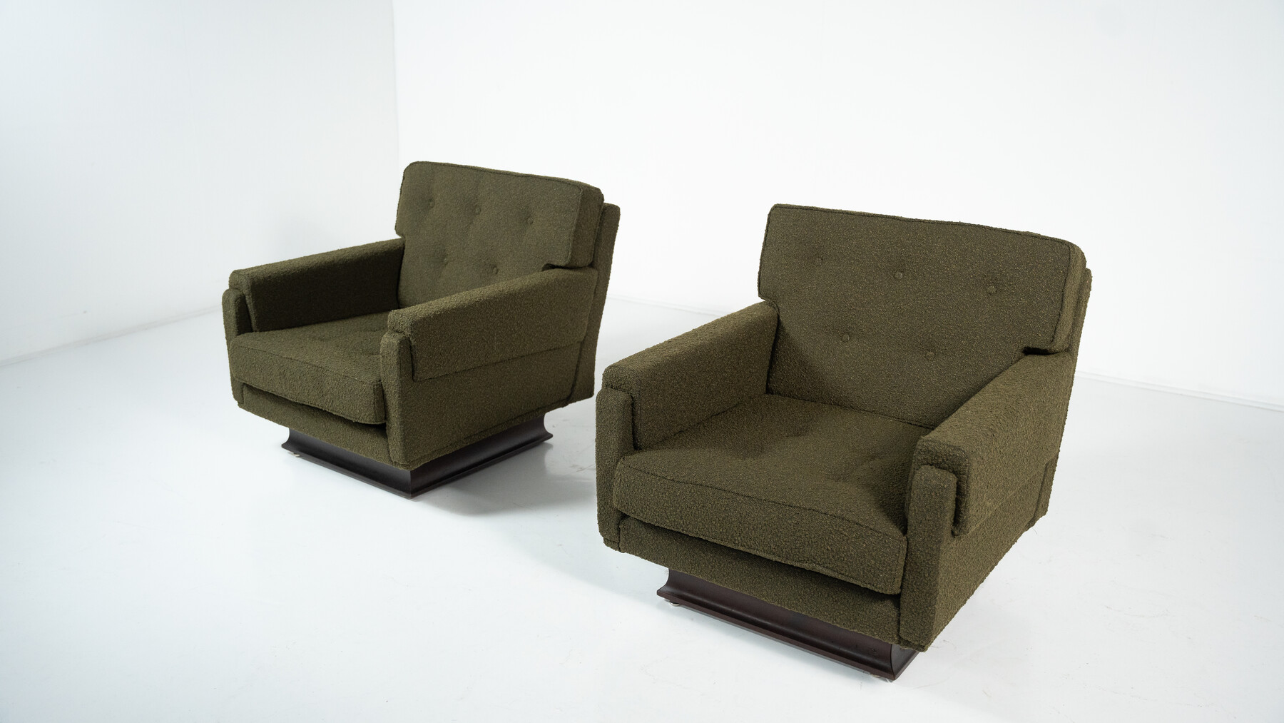 Mid-Century Modern Pair of Club Armchairs