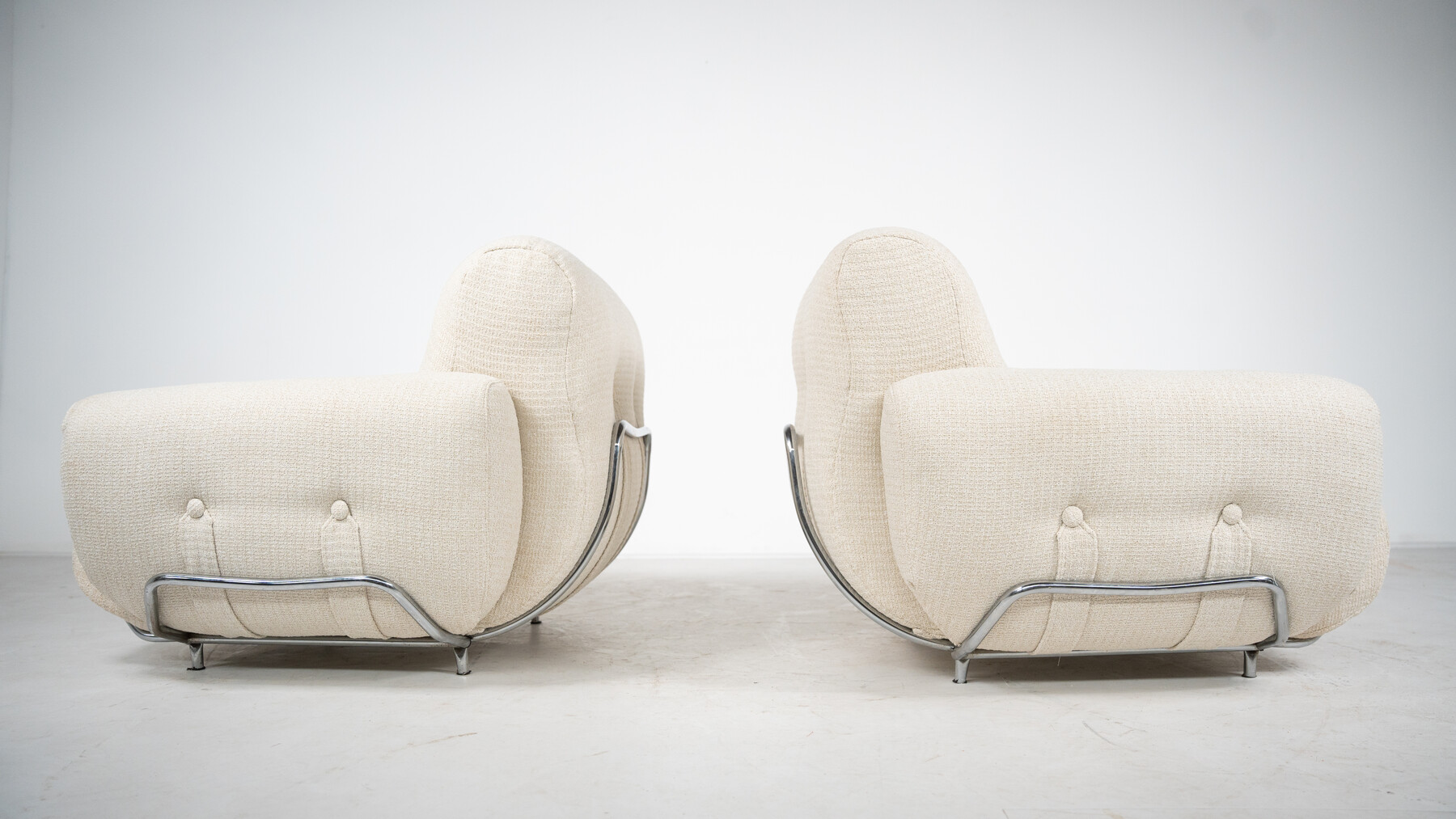 Mid-Century Modern Pair of Italian Armchairs, 1960s - New Upholstery