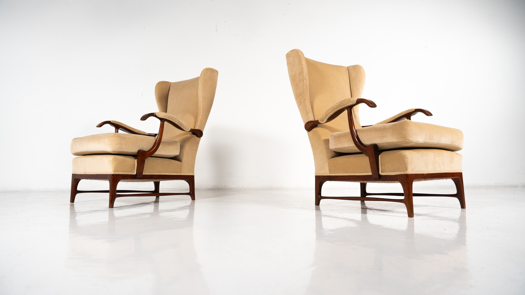 Mid-Century Modern Pair of Paolo Buffa Armchairs, 1950s - New Upholstery