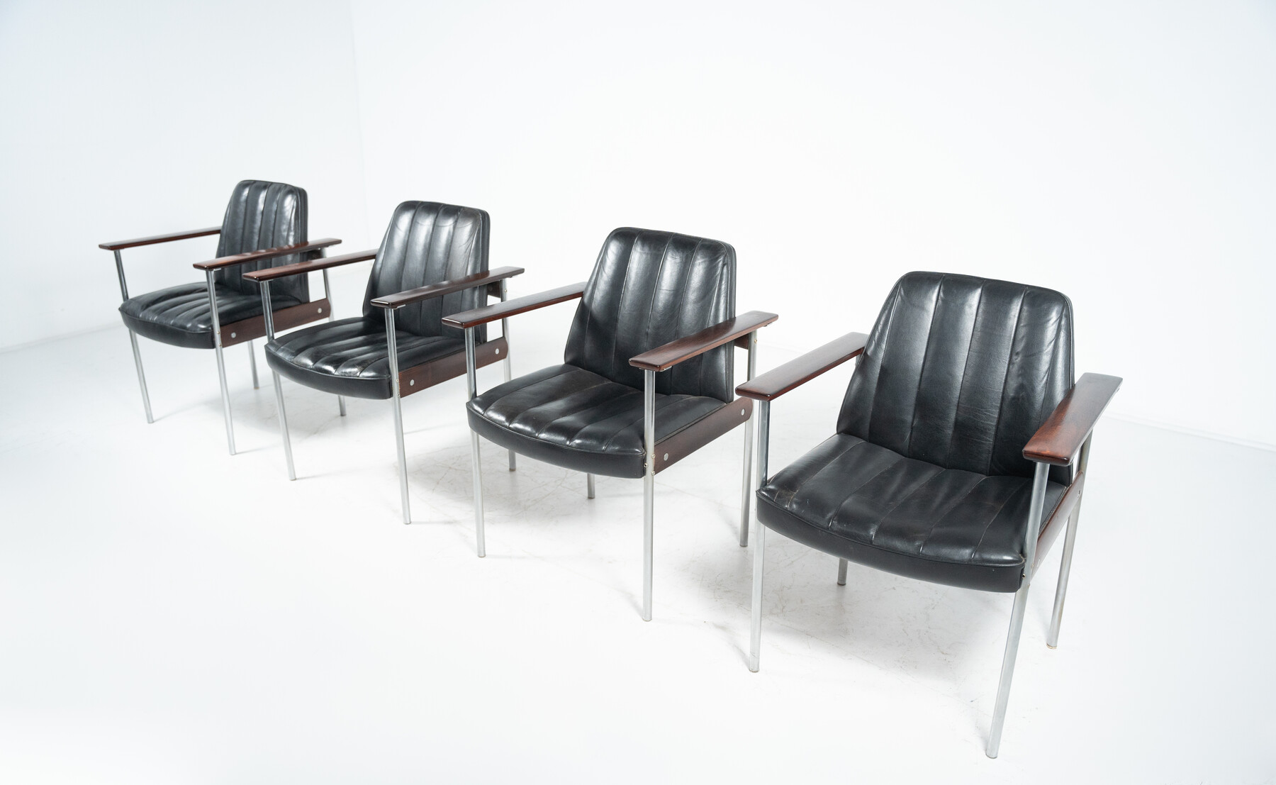 Mid-Century Modern Set of 4 Armchairs Model 1001 by Sven Ivar Dysthe for Dokka Mobler