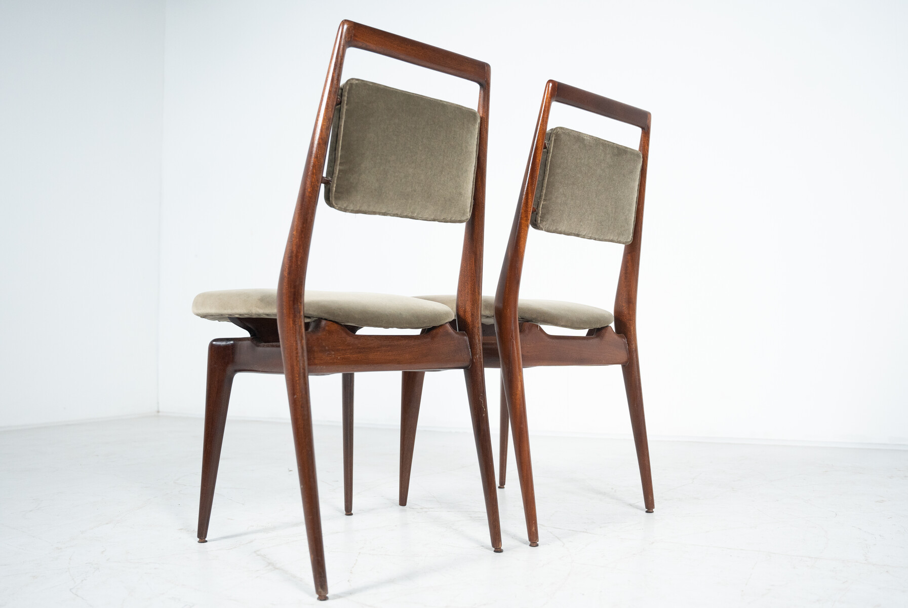 Mid-Century Modern Set of 8 Chairs by Vittorio Dassi, Italy, 1950s