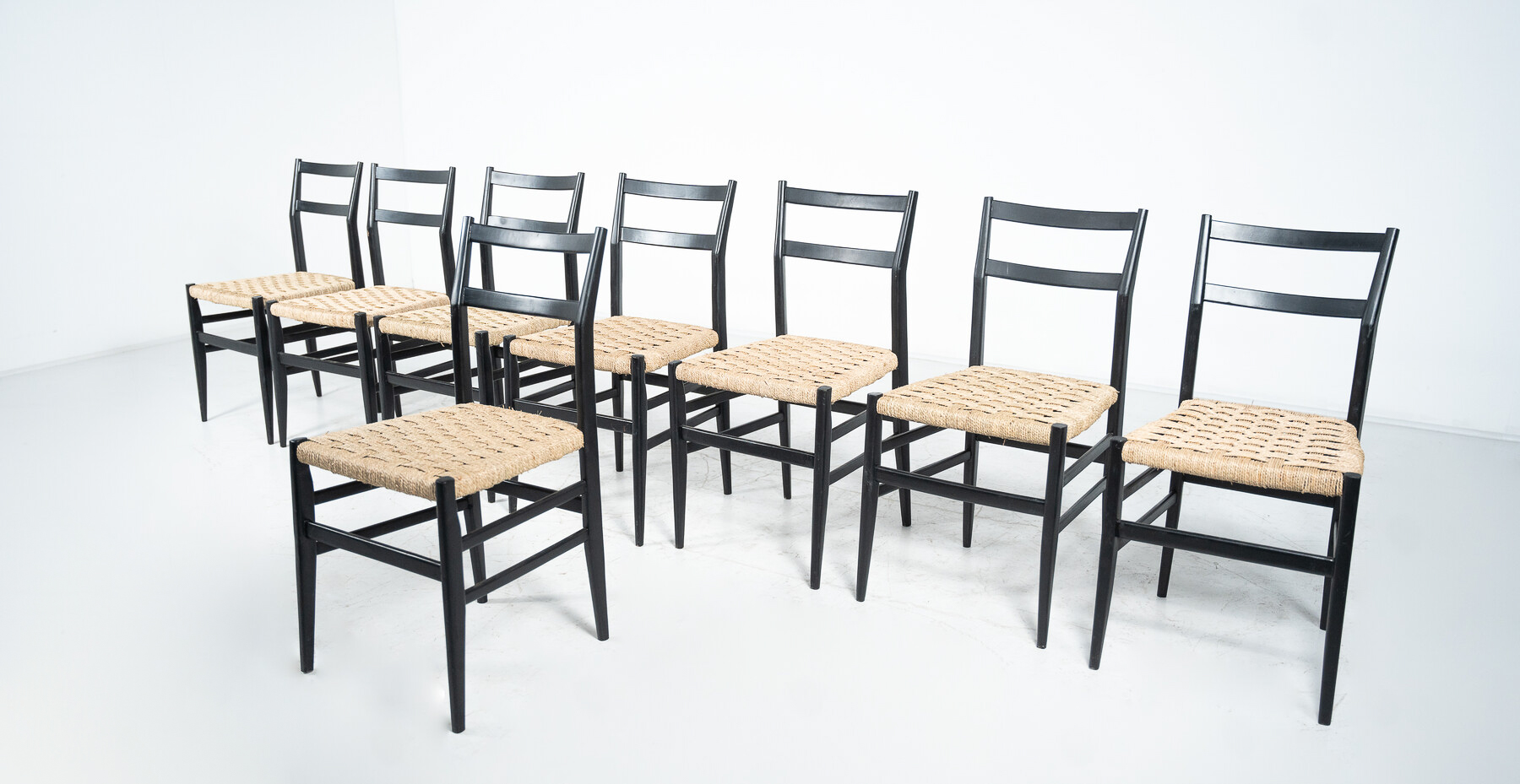 Mid-Century Modern Set of 8 Superleggera Chairs by Gio Ponti for Cassina, 1960s