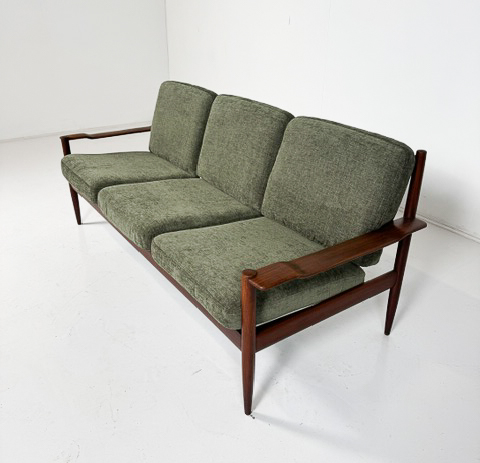 Mid-Century Modern Sofa, Italy, 1960s