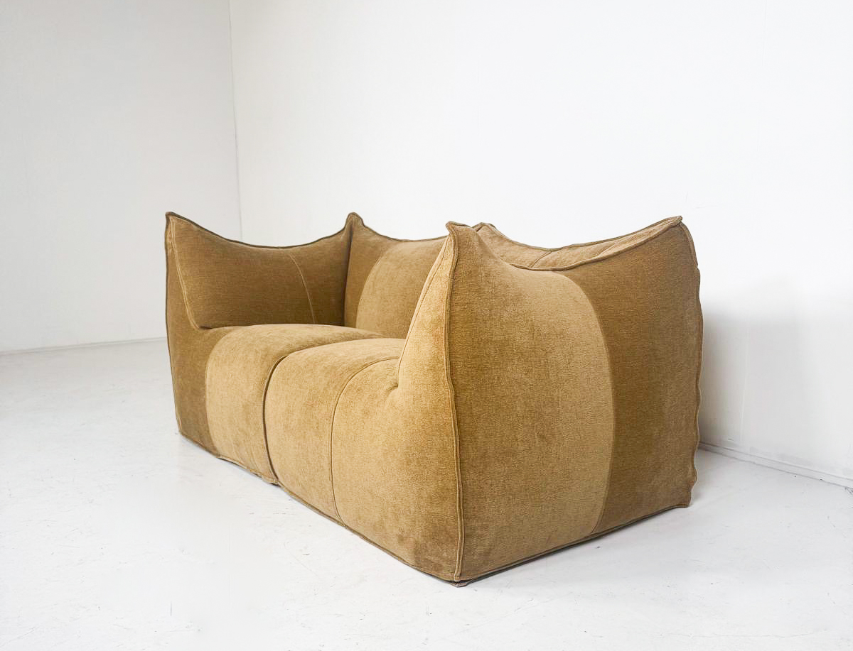 Mid-Century Modern Sofa Model Le Bambole by Mario Bellini, 1970s - New Upholstery