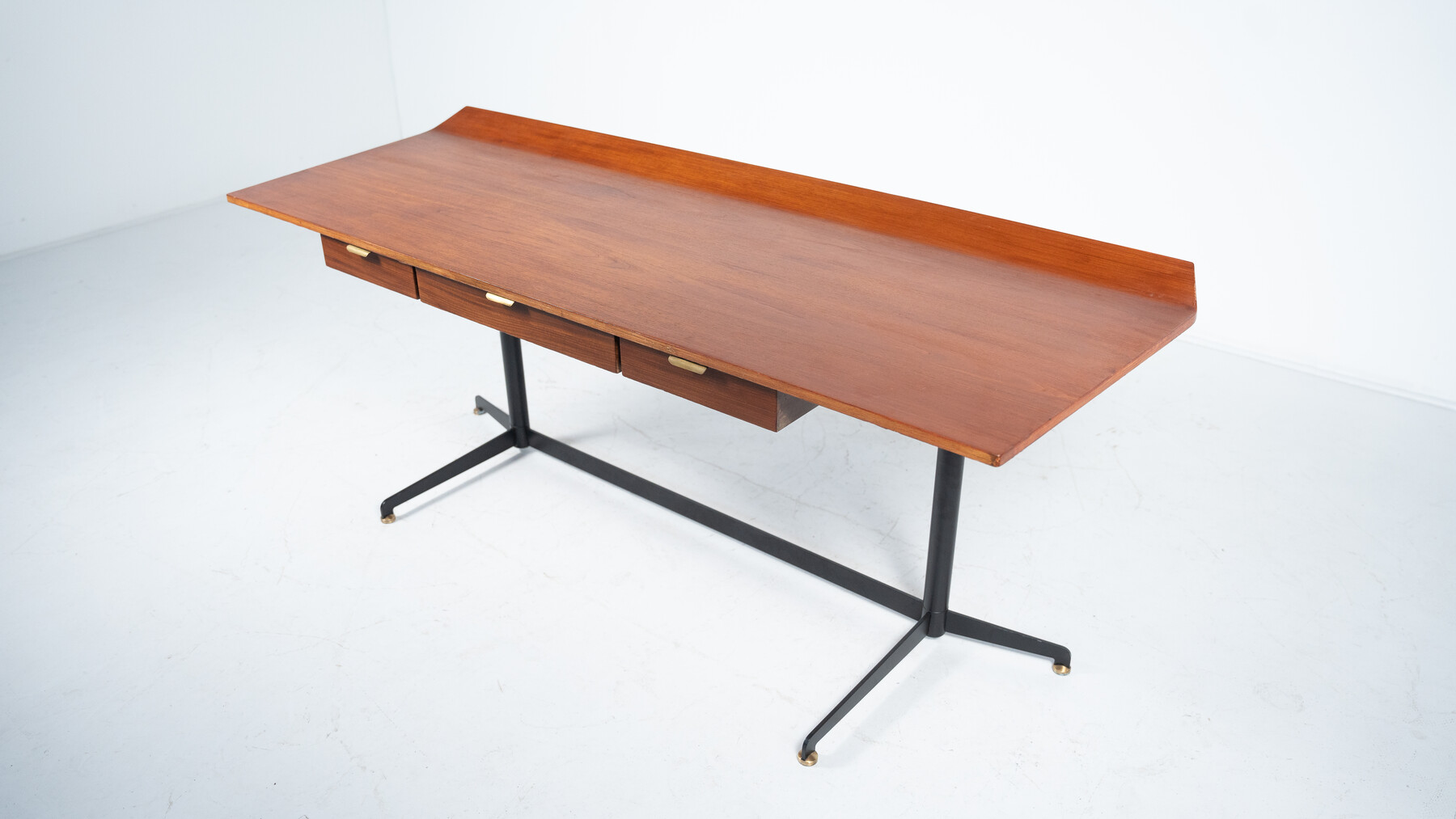 Mid-century Wooden Desk with Drawers by Osvaldo Borsani for Tecno - Italy 1958