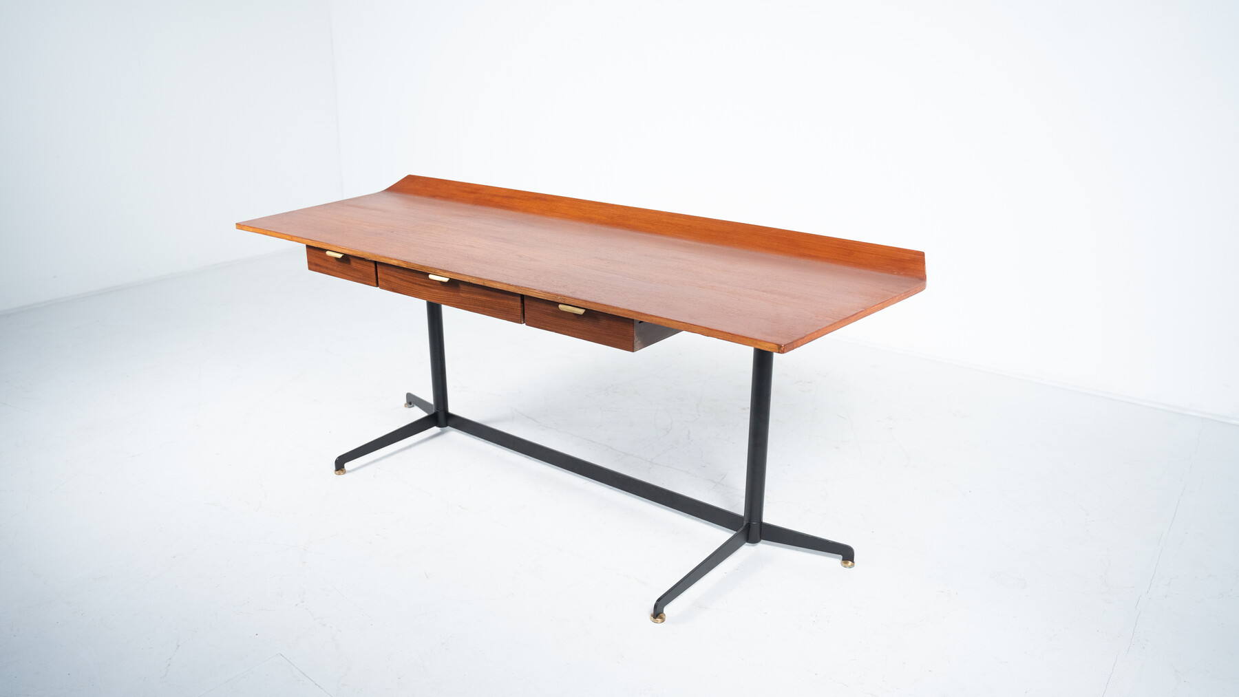 Mid-century Wooden Desk with Drawers by Osvaldo Borsani for Tecno - Italy 1958