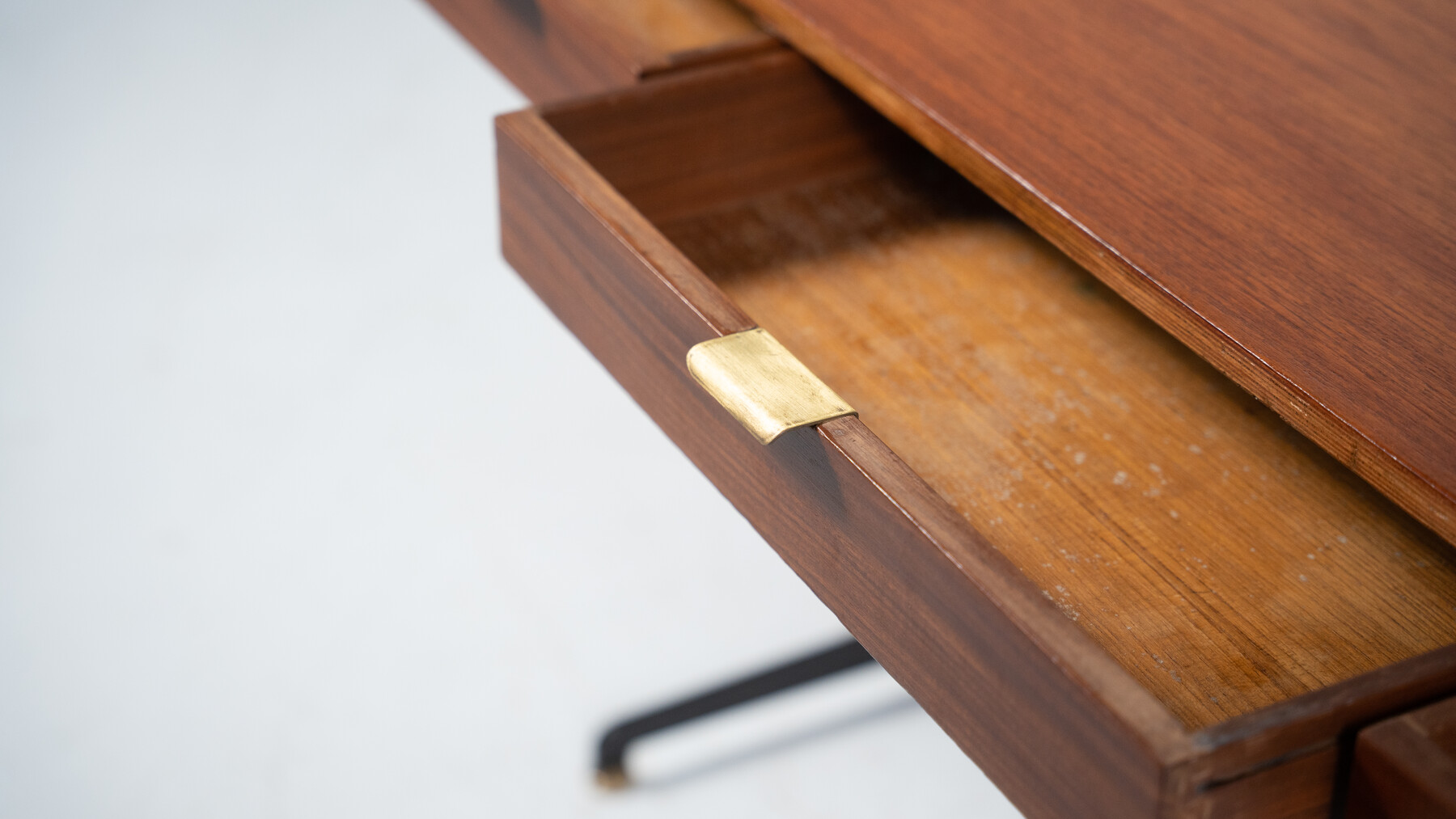 Mid-century Wooden Desk with Drawers by Osvaldo Borsani for Tecno - Italy 1958