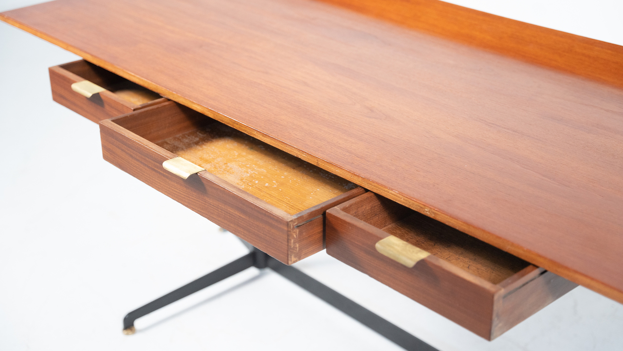 Mid-century Wooden Desk with Drawers by Osvaldo Borsani for Tecno - Italy 1958