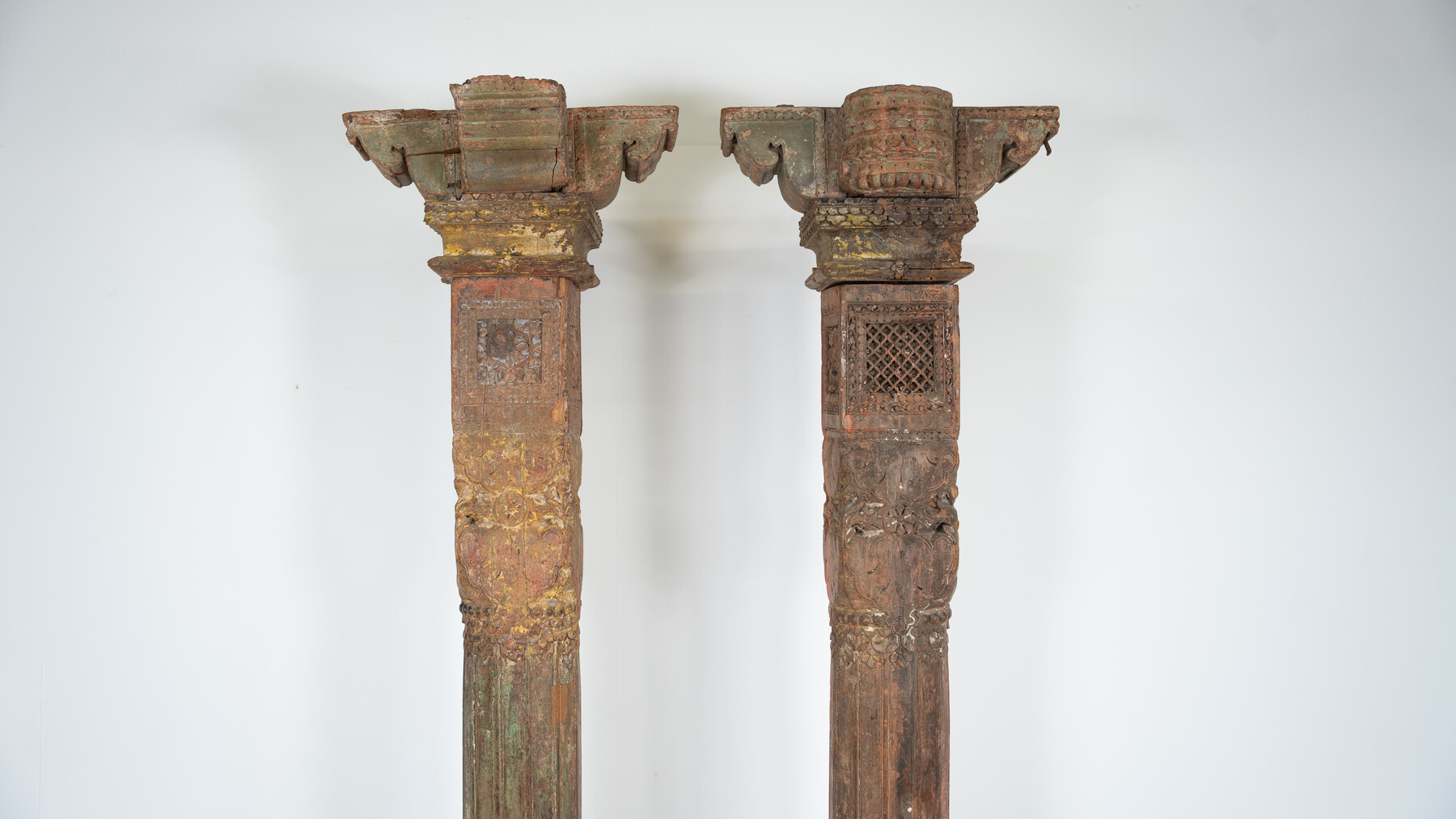 Pair of Columns, XIXe, Népal