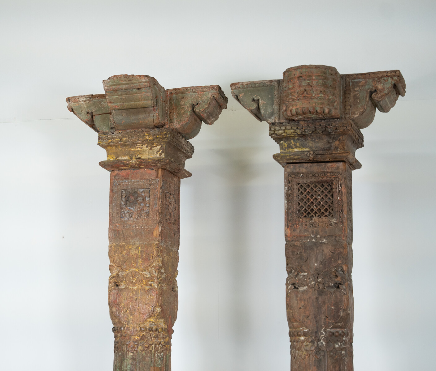 Pair of Columns, XIXe, Népal