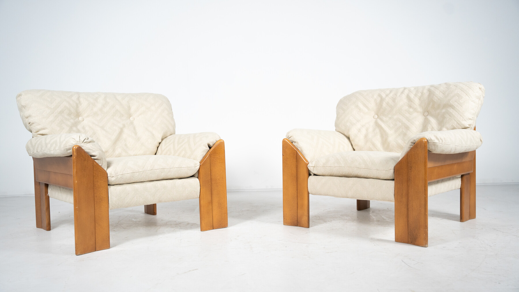 Pair of Mid Century Modern Armchairs by Sapporo for Mobil Girgi