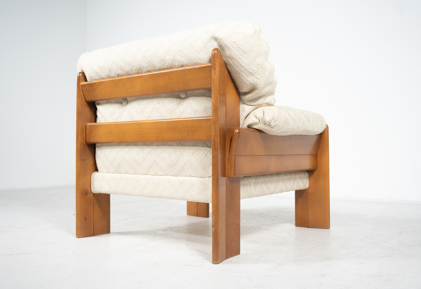 Pair of Mid Century Modern Armchairs by Sapporo for Mobil Girgi